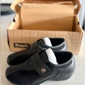 Propet Black Orthopedic Comfort Slip-On Shoes ~6